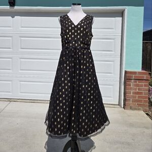 BloomChic Black and White V-Neck Midi Sundress